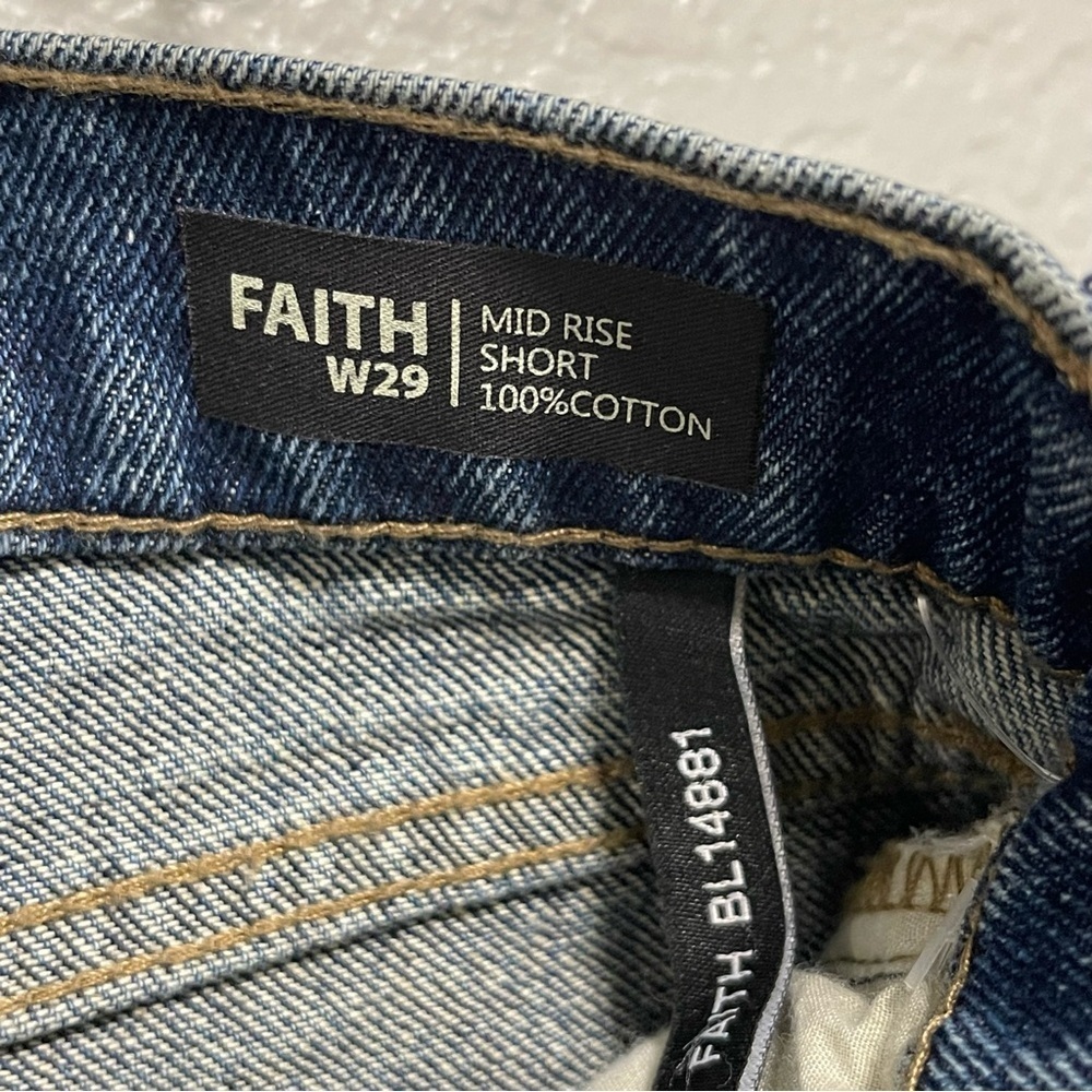 NWT Buffalo David Bitton Faith Mid Rise Distressed w Floral Embroidery Size 29 - Picture 9 of 9